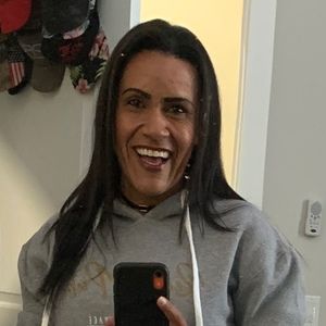 Meet your Posher, Yamile